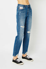 Load image into Gallery viewer, Judy Blue Queen of Hearts Full Size Distressed Slim Jeans