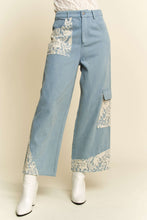 Load image into Gallery viewer, Davi &amp; Dani Lace Applique Wide Leg Jeans