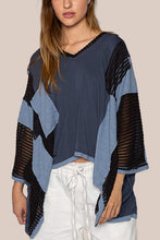 Load image into Gallery viewer, POL High-Low Contrast V-Neck Top