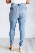 Load image into Gallery viewer, Justine High Rise Control Top Contrast Wash Skinny Jeans