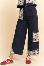 Load image into Gallery viewer, Davi &amp; Dani Lace Applique Wide Leg Jeans