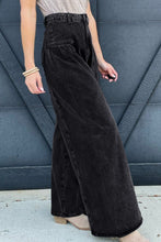 Load image into Gallery viewer, High Rise Wide Leg Jeans with Pockets