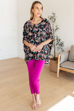 Load image into Gallery viewer, Essential Blouse in Black and Pink Paisley