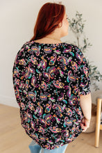 Load image into Gallery viewer, Essential Blouse in Black and Pink Paisley