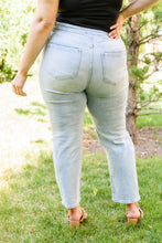 Load image into Gallery viewer, Good Karma Light Wash Distressed Jeans