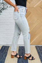 Load image into Gallery viewer, Good Karma Light Wash Distressed Jeans