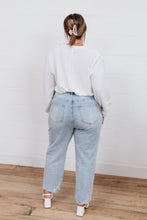 Load image into Gallery viewer, New Me Distressed Jeans