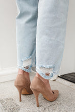 Load image into Gallery viewer, New Me Distressed Jeans