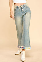 Load image into Gallery viewer, Davi &amp; Dani Crochet Trim Flare Jeans with Pockets