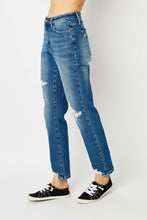 Load image into Gallery viewer, Judy Blue Queen of Hearts Full Size Distressed Slim Jeans