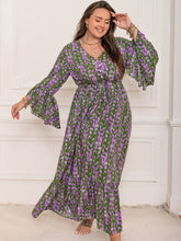 Load image into Gallery viewer, Plus Size Printed V-Neck Long Sleeve Maxi Dress