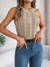 Load image into Gallery viewer, Cable-Knit Round Neck Vest