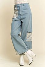 Load image into Gallery viewer, Davi &amp; Dani Lace Applique Wide Leg Jeans