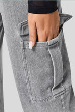 Load image into Gallery viewer, High Waist Straight Leg Cargo Jeans