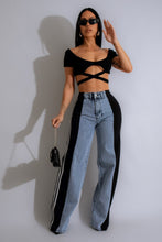 Load image into Gallery viewer, Contrast Side Striped Wide Leg Jeans