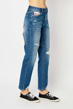 Load image into Gallery viewer, Judy Blue Queen of Hearts Full Size Distressed Slim Jeans