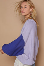 Load image into Gallery viewer, POL Exposed Seam Contrast V-Neck Lantern Sleeve Sweater