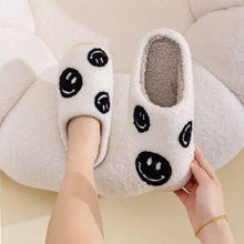 Load image into Gallery viewer, Melody Smiley Face Slippers