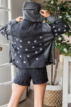 Load image into Gallery viewer, Veveret Star Embroidered Hooded Denim Jacket