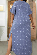 Load image into Gallery viewer, Plus Size Short Sleeve Split Curved Hem Dress