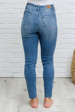 Load image into Gallery viewer, Becca Hi-Waisted Embroidered Pocket Relaxed Jeans