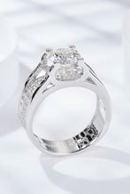 Load image into Gallery viewer, Made To Shine 1 Carat Moissanite Ring